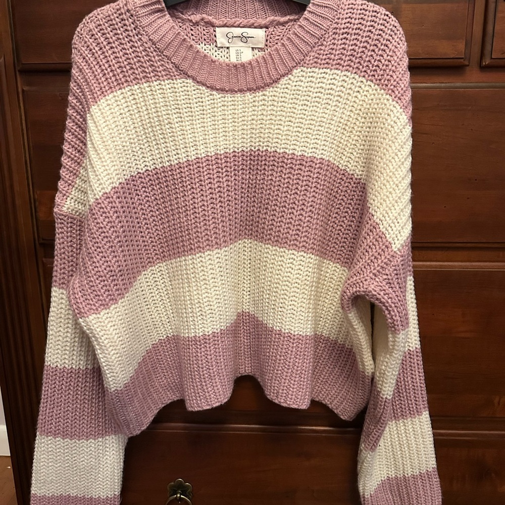 Jessica Simpson sweater
